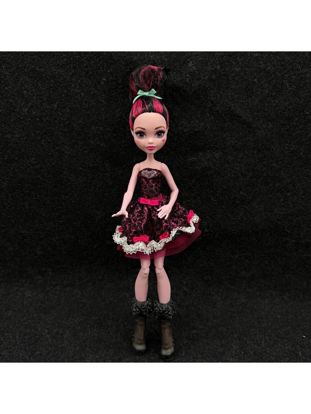 Monster High 11" Doll DRACULAURA ORIGINAL Birthday Sweet 1600